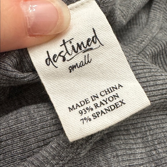 Gray Ribbed Women's Ruffle Hem Top - Picture 11 of 11